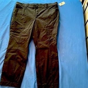 Black Duluth Trading Women’s Workday Warrior slim chinos 22w x 31